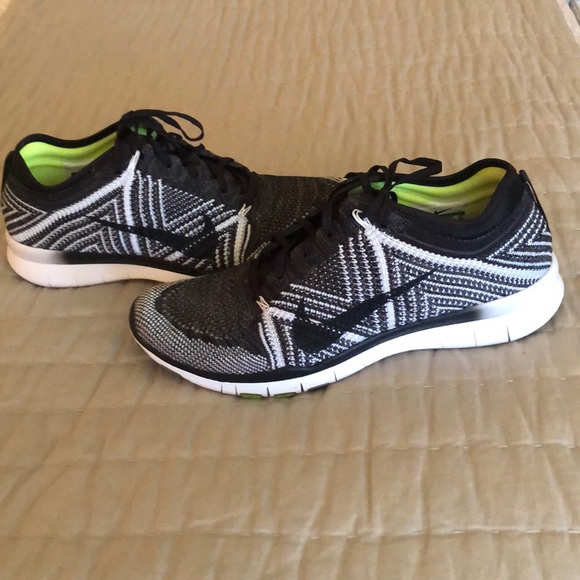 Shoes - Nike Sneakers